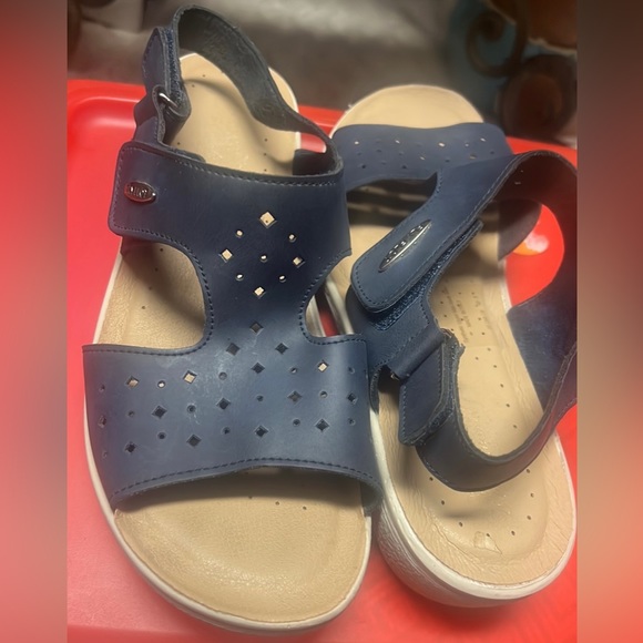 Flyflot Sandals Size 10 - Picture 9 of 15